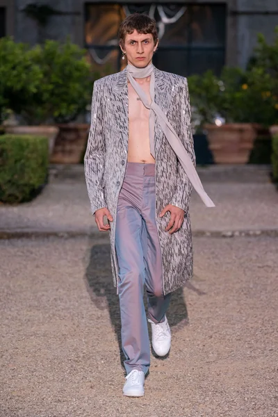 Look 57